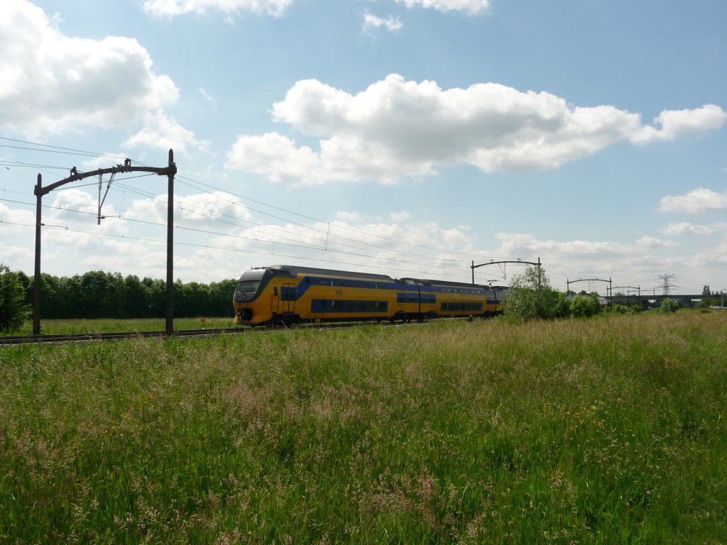 Ein sechsteiliger VIRM am 02.06.2012 bei Dordrecht-Zuid.