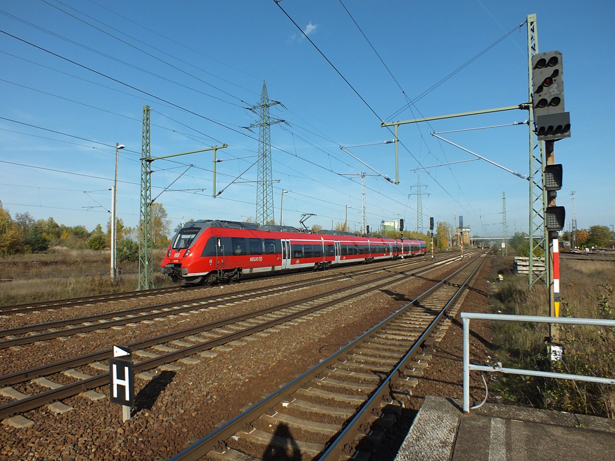 442 319 fhrt aus dem Bahnhof Schnefeld Flughafen aus. Sein Ziel: Senftenberg.