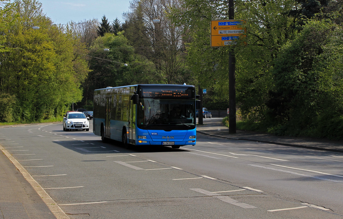 Als Linie 646 ist der WSW-Bus 0906 am 20.04.2017 nahe der Haltestelle Rauental in Richtung Blombach Schleife unterwegs.