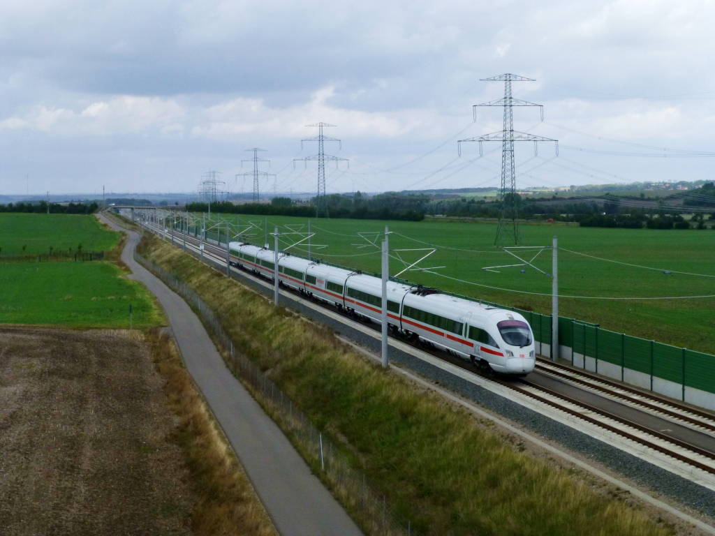 ICE 1548 nach Frankfurt auf dem letzten Stück der VDE 8.2 vor Erfurt,  7.9.2017