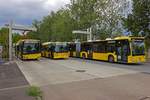 Unmittelbar bevor Wagen 4969 seine Fahrt zum Bahnhof Zoo beginnt traf bereits der bernchste Kurs der Linie 200 ein, was dieses Treffen von drei Baureihen Berliner Busse ermglichte. In der Bildmitte ist Wagen 4632 hinzu gekommen.
