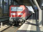 143 190 wartet mit einem Verstärkerzug nach Apolda am Hauptbahnhof Erfurt, 13.3.14.