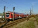 Die typischen Zwei-Dosto-Mit-143-Züge sind auch in Thüringen bald Vergangenheit, am 2.11.15 passiert eine solche Garnitur mit 143 169 am Zugende auf dem Weg nach Erfurt Hbf gerade die