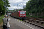Seit einiger Zeit werden die Lokomotiven der Baureihe 143 von DB Cargon angemietet und wieder verstrkt im Gterverkehr eingesetzt.