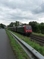 145 084 (91 80 6145 084-0 D-DISPO, vermutlich an die NIAG vermietet) am 08.08.2012 bei Leubsdorf am Rhein.