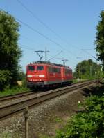 BR 151/285005/zwei-151er-151-043-an-der Zwei 151er (151 043 an der Spitze) am 1. August 2013 in Hilden.