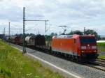 185 198 mit einem gemischten Güterzug Richtung Osten, 8.7.15, Abzweig Azmannsdorf.