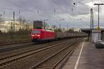 br-1850-traxx-f140-ac1/708962/185-113-faehrt-mit-einem-zug 185 113 fhrt mit einem Zug aus Trailerwagen durch Oberhausen-Osterfeld Sd, 18.02.2020.