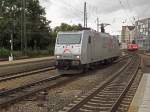 br-1850-privatbahn/358928/185-537-von-tx-logistik-durchfaehrt 185 537 von TX Logistik durchfährt am 31.07.14 alleine den Ulmer Hauptbahnhof.