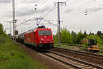 Mit einem Kesselwagenzug ist 185 585 von RheinCargo am 28.05.