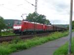 189 026 und eine Schwestermaschine sind am 19.08.2010 auf der Rheinstrecke gen Sden unterwegs.