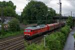 Vor Gterzgen im Ruhrgebiet sind nach wie vor auch Lokomotiven der Baureihe 232 anzutreffen. 232 669 fhrt hier aus dem Rangierbahnhof Oberhausen-Osterfeld aus.