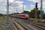 Von Bochum kommend erreichen 422 042 und 067 am 13.07. Solingen, von wo aus sie nach wenigen Minuten Aufenthalt wieder zur Rckfahrt aufbrechen werden.