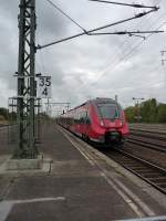 442 121 und 442 119 erreichen am 7.10.13 aus Richtung Potsdam Schnefeld.