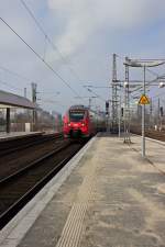 442 332 fährt am 13.02.2015 in Berlin Ostbahnhof ein.