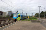 br-445-kiss/584039/445-012-der-westfalenbahn-erreicht-auf 445 012 der Westfalenbahn erreicht auf der Fahrt nach Braunschweig den Hauptbahnhof in Hannover.