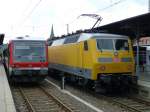 Eine RB 47 und Doctor Yellow in Solingen (628 539, 120 502 mit Messwagen) am 24.9.13.