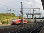 BR 628/476515/in-kassel-wilhelmshoehe-faehrt-am-3915-ein In Kassel-Wilhelmshöhe fährt am 3.9.15 ein R9 in Gestalt von 628 524 nach Treysa aus.
