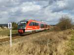 642 018 als RE2 nach Erfurt am Ortsrand von Bad Langensalza, 3.2.15