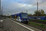 br-650-regio-shuttle-rs1/870528/bei-der-niederbarnimer-eisenbahn-geht-die Bei der Niederbarnimer Eisenbahn geht die ra der RegioShuttle dem Ende entgegen. Mit dem im Dezember 2024 beginnenden Verkehrsvertrag beginnt der Einsatz von Batterietriebzgen vom Typ Mireo auf den Linien im lndlichen Brandenburg. Am 04.11.24 war VT 002 (650 534) noch als Zug der Linie RB 36 von Frankfurt nach Knigs Wusterhausen unterwegs.