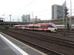 VT 1011 und ein weiterer Talent der Regiobahn verlassen am 03.05.2012 den Dsseldorfer Hauptbahnhof.
S28 -> Kaarst, Kaarster See