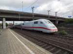 402 025 verlässt hier am 11.08.14 als ICE 587 nach München den Bahnhof Hamburg-Harburg.
