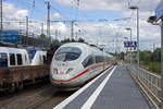 solingen-hauptbahnhof/576188/als-ice-202-ist-403-010 Als ICE 202 ist 403 010 auf dem Weg nach Dortmund. Hier beschleunigt der Triebwagen nach einem kurzen Zwischenhalt, um in etwa einer Viertelstunde Wuppertal zu erreichen.