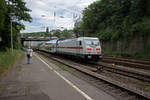 wuppertal-hauptbahnhof/562135/schublok-146-568-der-dosto-ic-garnitur Schublok 146 568 der Dosto-IC-Garnitur.