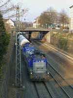 Zwei Europorte-D18 mit einem Kalk-Ganzzug in W-Barmen an der Herzogbrücke, 16.3.16