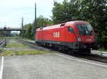 br-1116/284050/1116-252-eilt-der-liegengebliebenen-re421 1116 252 eilt der liegengebliebenen Re421 379 zur Hilfe. Hier trifft die Lok auf Gleis 5 in Bregenz ein.