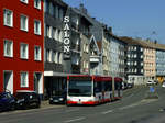 mb-citaro-g-2/668781/bus-1070-mit-werbung-fuer-einen Bus 1070 mit Werbung fr einen lokalen Supermarkt. Am 16.4.19 ist der Bus auf der Linie 611 eingeteilt, hier an der Heckinghauser Strae kurz vor der Hst Herzogbrcke.