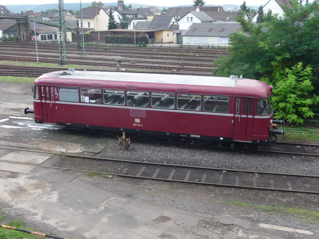 798 760 der Vulkaneifelbahn ist am 19.08.2010 in Linz (Rhein) abgestellt.