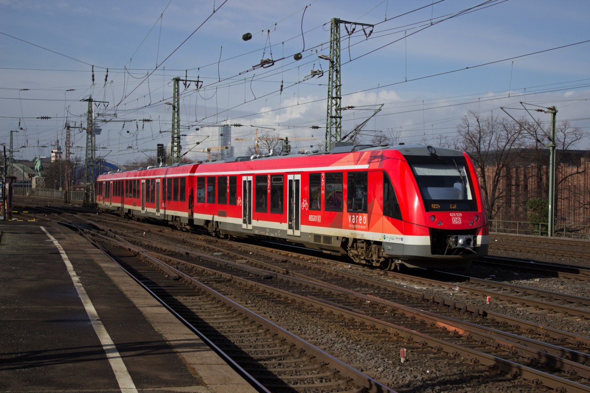 620 029 verlässt am 25.02.15 als RB24 nach Kall Köln Messe/Deutz.