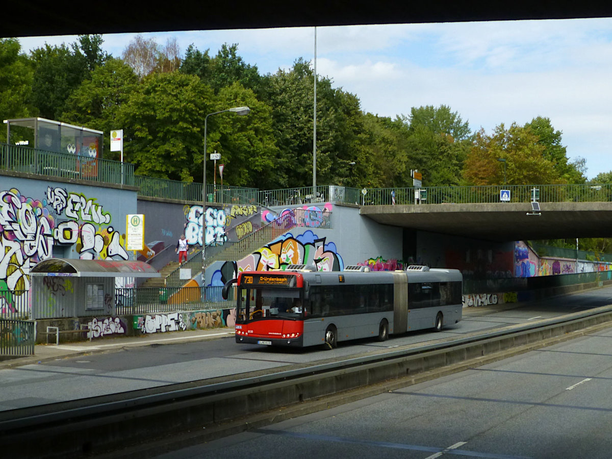 Bus 8130 der Rheinbahn auf der Linie 730, am 4.9.19 am Bahnhof Eller.