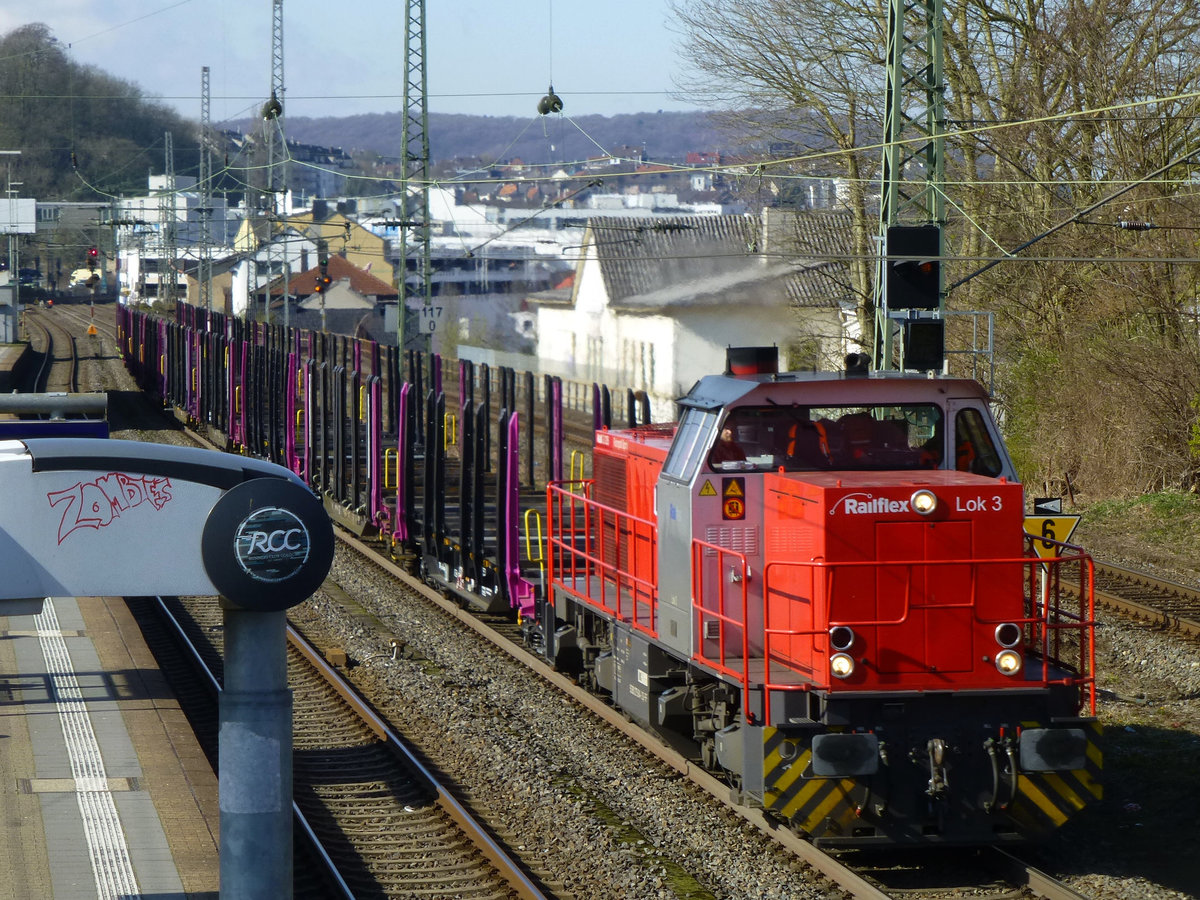 Die Ex-RBH Lok mit der Nummer 92 80 1275 814-2 D-RF ist seit 2016 für Railflex in Ratingen unterwegs, hier am 30.3.in Unterbarmen.