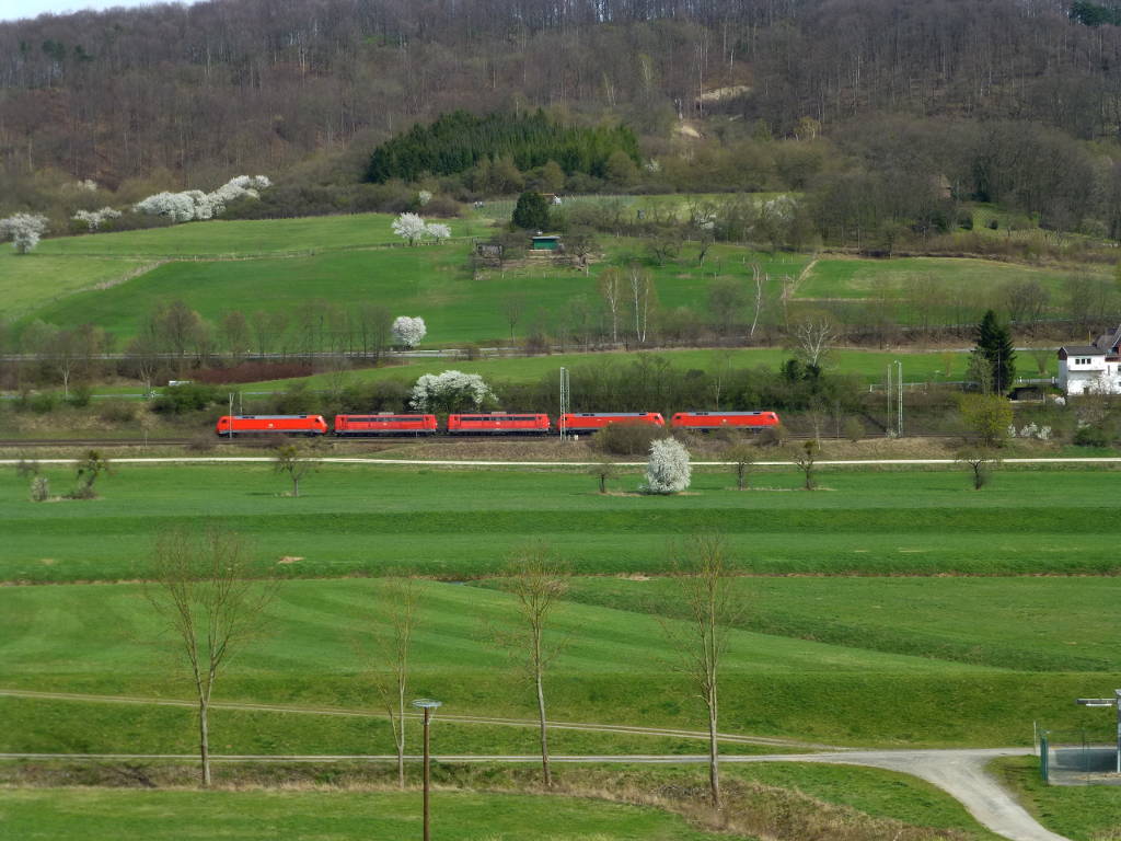Ein Lokzug Richtung Norden in Einbeck-Salzderhelden