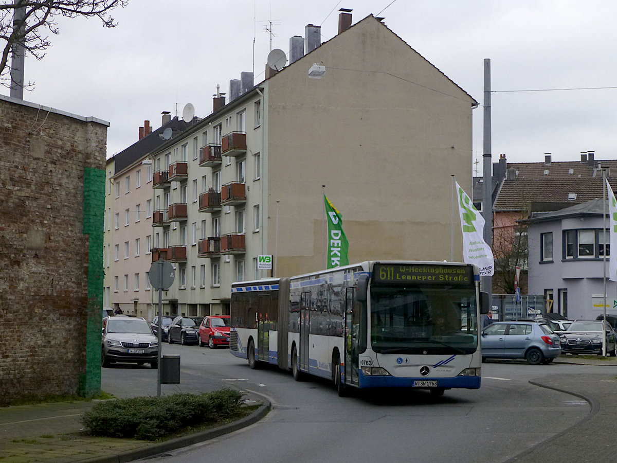 Gelenkbus 0763 auf der Linie 611 kurz vor der Endhaltestelle an der Bockmühle, 31.01.2020.