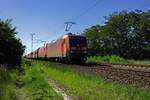 145 076 und 145 060 fahren am 06.09.2023 in der Nhe von Wamannsdorf in Richtung Schnefeld.
