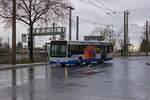 Neben den O-Bus-Linien betreiben die Solinger Stadtwerke einige mit Dieselbussen bediente Linien, die berwiegend recht kurz sind. Die Linie 694 verbindet Ohligs mit dem Nachbarort Leichlingen und gehrt damit zu den lngeren Verbindungen. Auf dieser ist KOM 717 am 28.12.21 unterwegs.