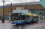 Auf der BOB-Linie 695 schalten die in Richtung Sden fahrenden Busse an der Haltestelle Graf-Wilhelm-Platz auf Batteriebetrieb um. So zum Beispiel Wagen 862, der am 28.12.21 in Richtung Meigen bereits mit abgezogenen Stangen unterwegs war.