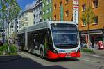 Auf der Linie 159 ist Wagen 6025 der KVB in Kln-Mlheim unterwegs.