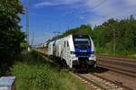2159 251 von hhpi durchfhrt am 21.05.25 mit einem Ganzzug Selbstentladewagen den Bahnhof Ludwigsfelde in Richtung Sden.