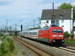 Nächster Halt: Düsseldorf Hbf! 101 032 durchquert mit einem IC Richtung Süden Düsseldorf-Derendorf, 7.6.19.