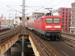 112 184 schiebt ihren Regionalexpress aus dem Bahnhof Berlin-Alexanderplatz. 11.04.2012
RE1 -> Berlin-Charlottenburg
