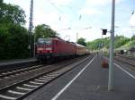143 366 erreicht am 05.06.2010 den Bahnhof Linz (Rhein).