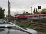 Eine nicht nher bekannte 143 erreicht am 17.10.2012 den Bahnhof Dsseldorf-Rath.