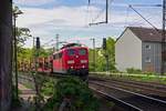 Die ra sechsachsiger Lokomotiven im Gterzugdienst der DB neigt sich schon seit einigen Jahren dem Ende entgegen. 151 026 rollt am 16.05.19 dem Gterbahnhof Oberhausen-Osterfeld entgegen. Etwa ein halbes Jahr spter wurde die Lok im Stillstandsmanagement der DB abgestellt.