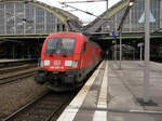 br-182-es64u2/531822/taurus-nummer-1-die-bis-vor Taurus Nummer 1: Die bis vor kurzem Dresdener 182 021 erreicht mit einem RE 1 nach Brandenburg den Berliner Ostbahnhof.