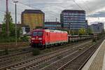 Einen mit Stahlprodukten beladenen Gterzug befrderte 185 010 am 27.10.22 in Richtung Ruhrgebiet.