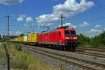 Regelm��ig kann man auf dem Berliner Au�enring Z�ge mit Wechselbr�cken von DHL beobachten, die vermutlich im GVZ Gro�beeren umgeschlagen werden. Am 19.07.25 hatte 185 134 einen solchen Zug zu bef�rdern.